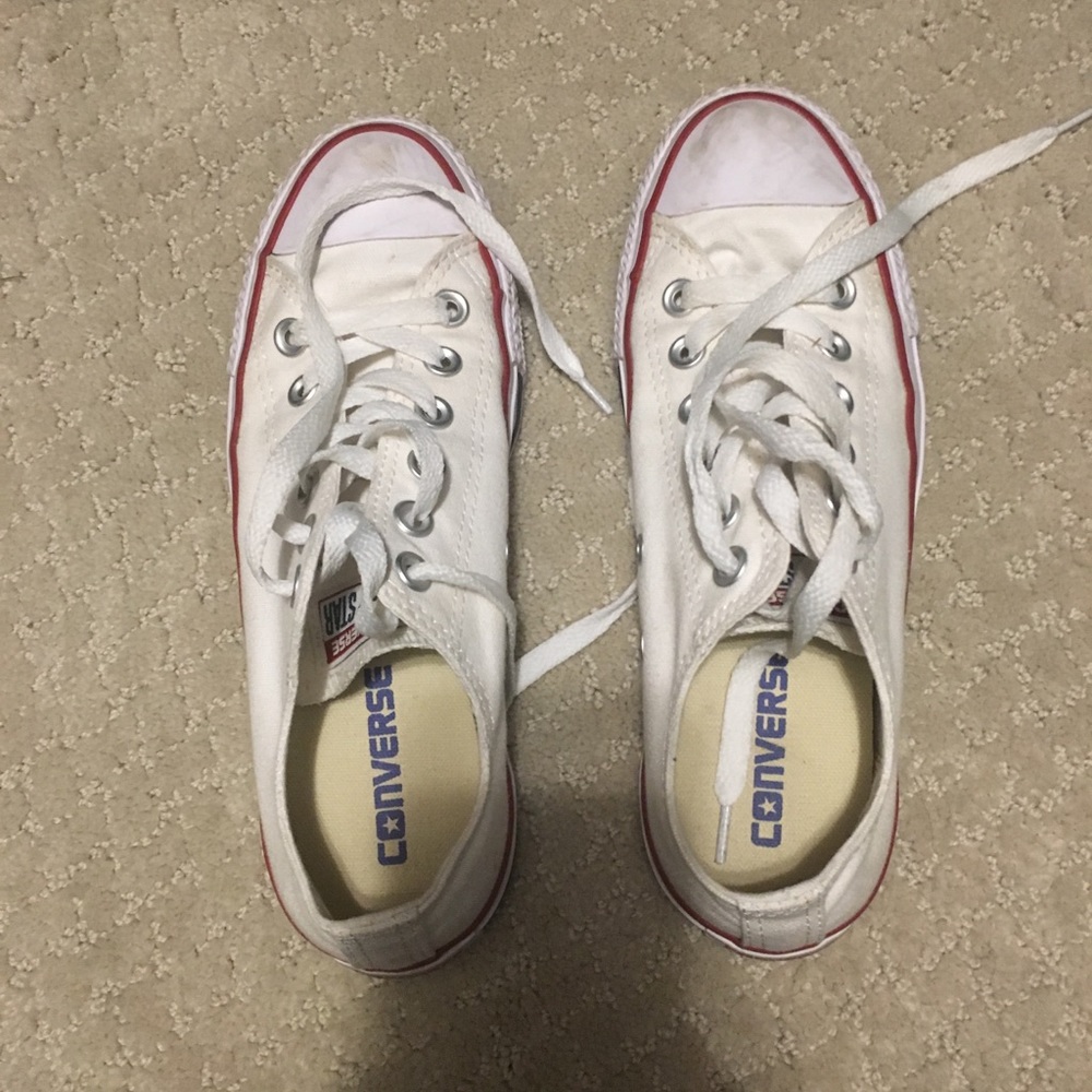 Converse tennis shoes
